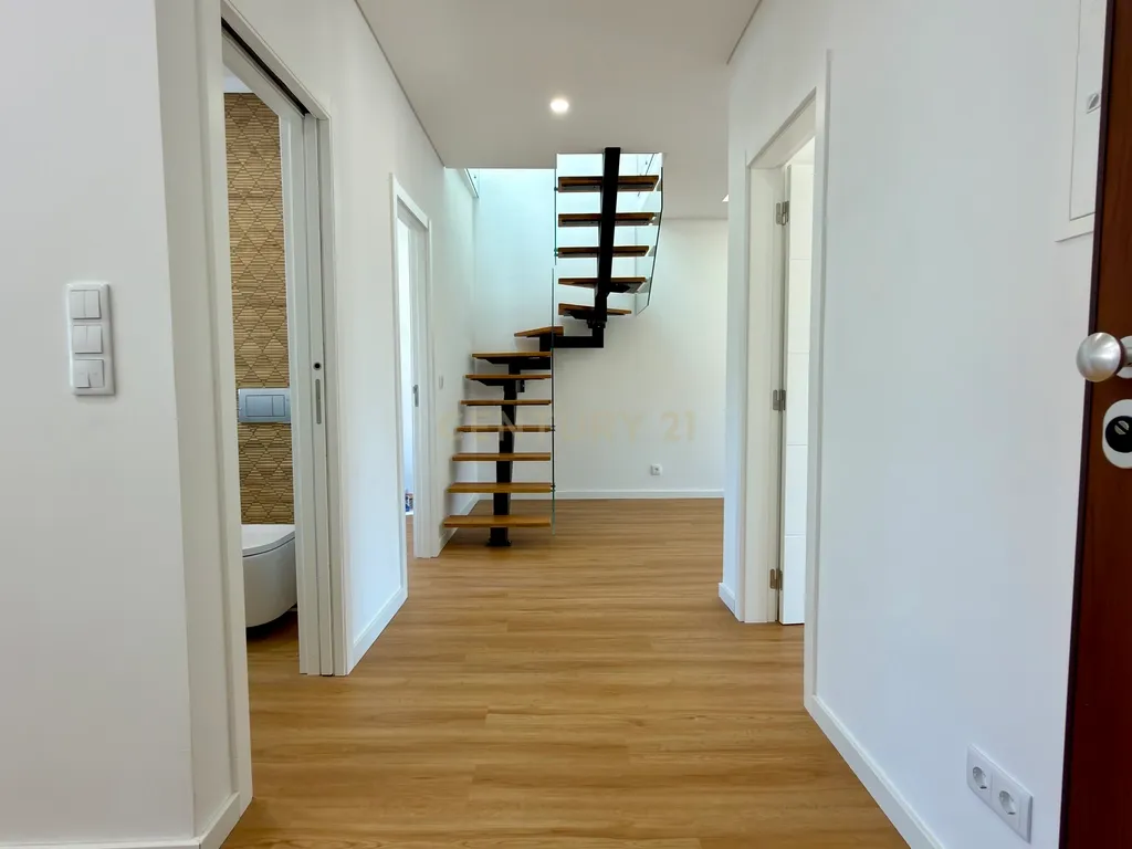 Apartamento T2+1 duplex remodelado na Cova da Piedade, Almada - imagem 18