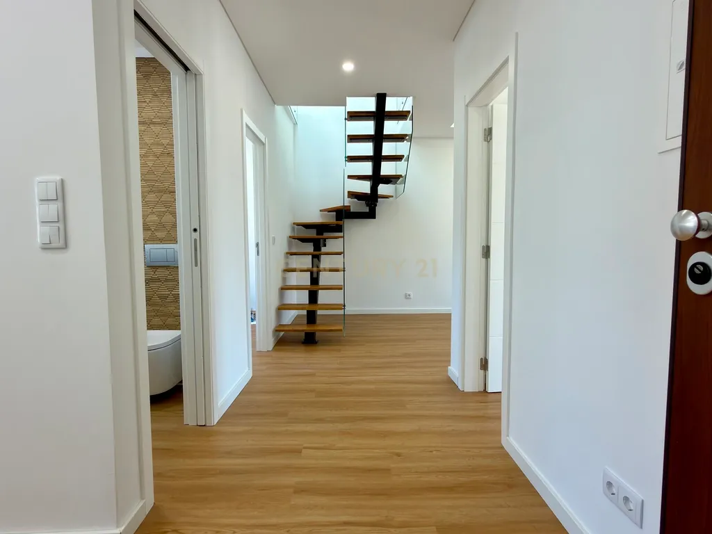 Apartamento T2+1 duplex remodelado na Cova da Piedade, Almada - imagem 20