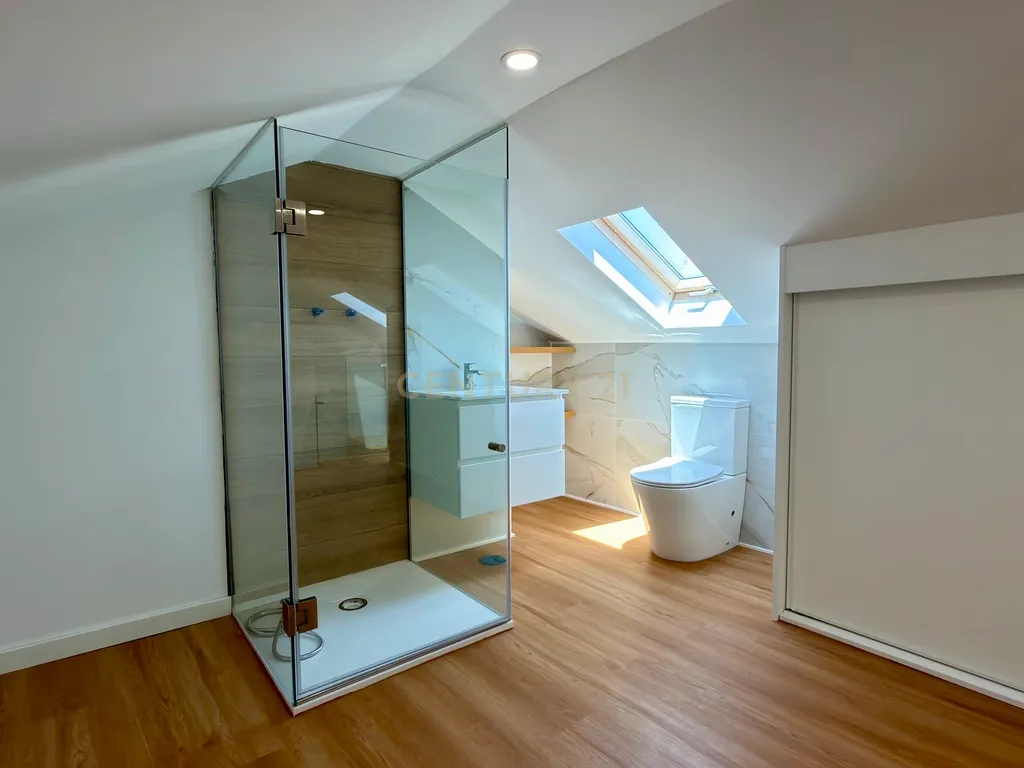 Apartamento T2+1 duplex remodelado na Cova da Piedade, Almada - imagem 21